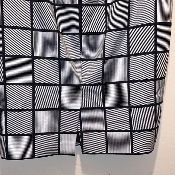 Ann Taylor Monochrome Checkered Pencil Skirt - Picture 6 of 10